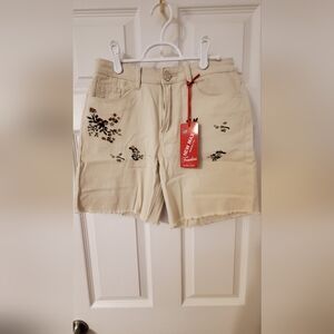 Beige Embroidered Women's Shorts